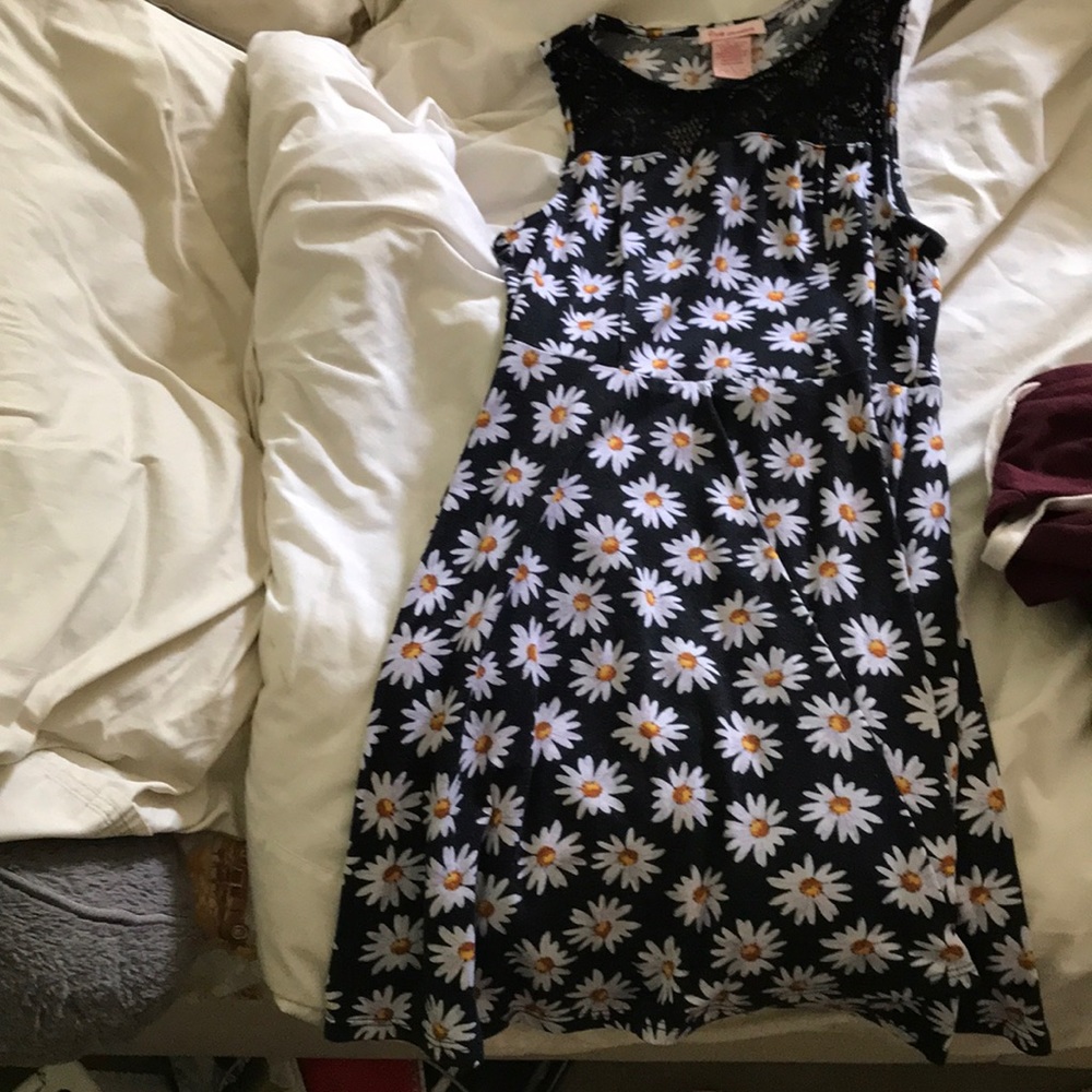 daisy dress